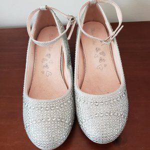 Gorgeous Girls / Tween Heels Size 5 Youth